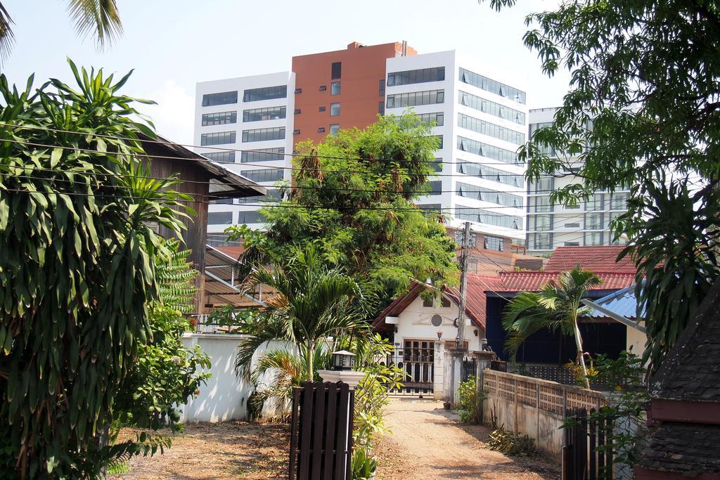 Villa Lao Vientiane Exterior foto